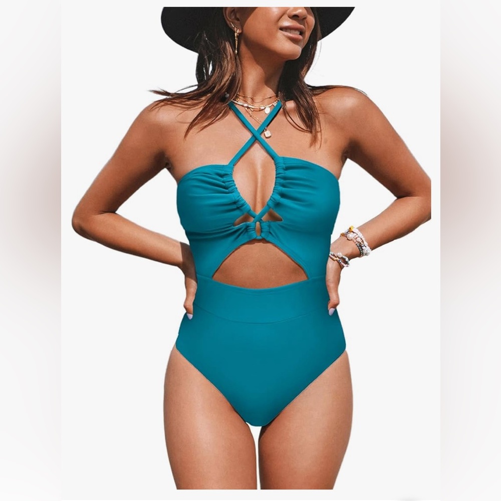 CUPSHE One Piece Swimsuit Plunge Neckline Cutout Criss Cross Bathing suit